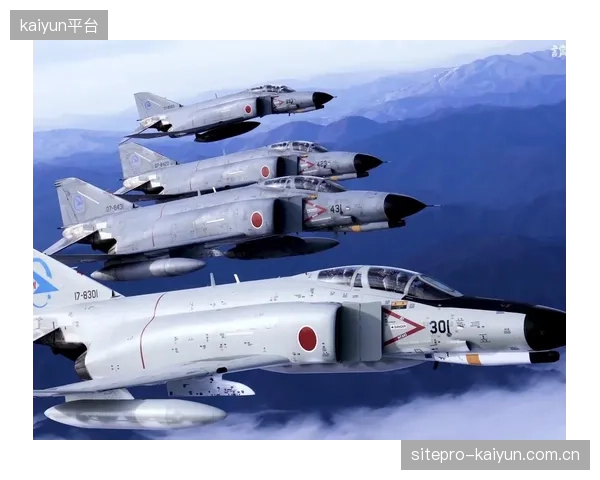 日本队身价构成呈现“头重脚轻”态势，中前场豪华的旅欧攻击群是球队总身价的主要支撑。